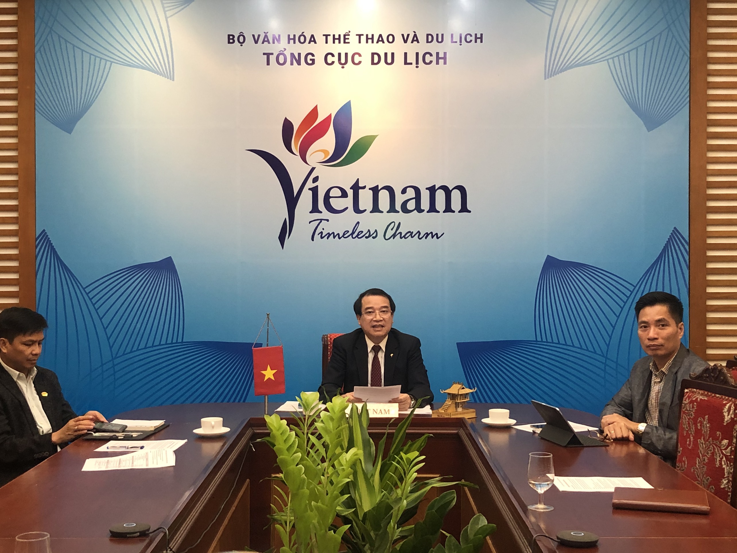 Phó Tổng cục trưởng TCDL Hà Văn Siêu thông tin tại Diễn đàn